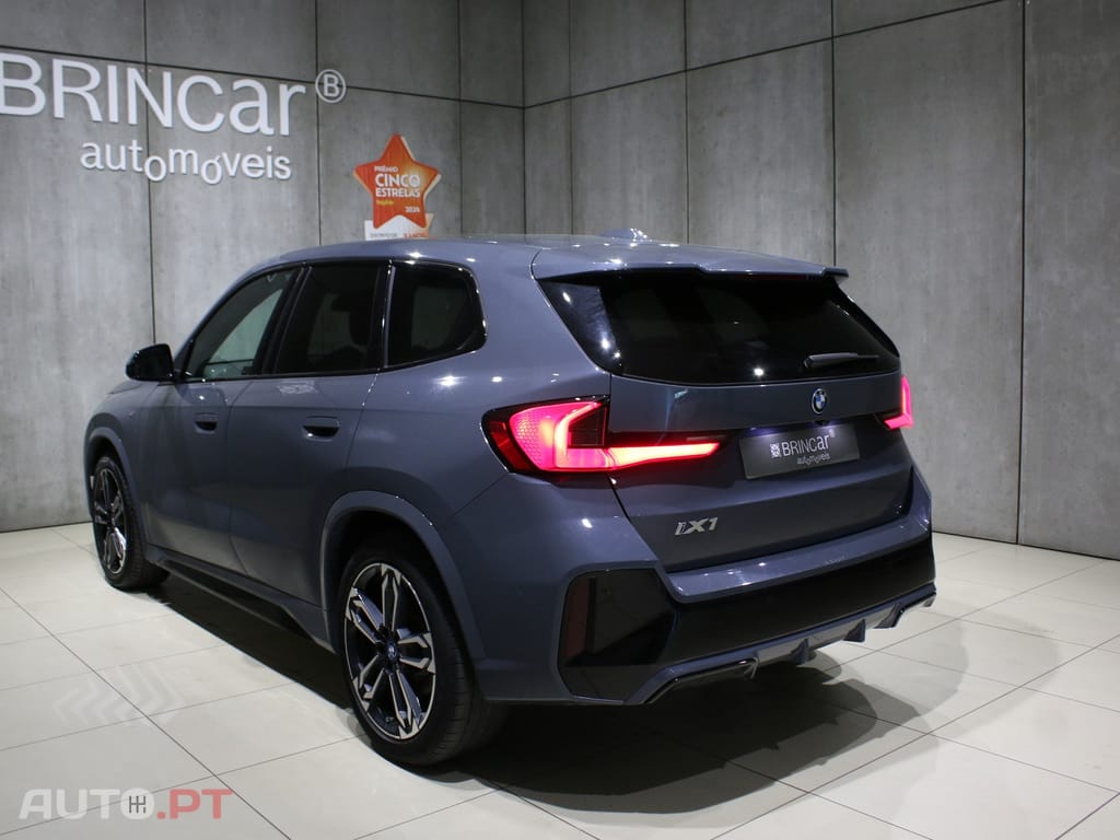 BMW iX1 xDrive30 Pack Desportivo M