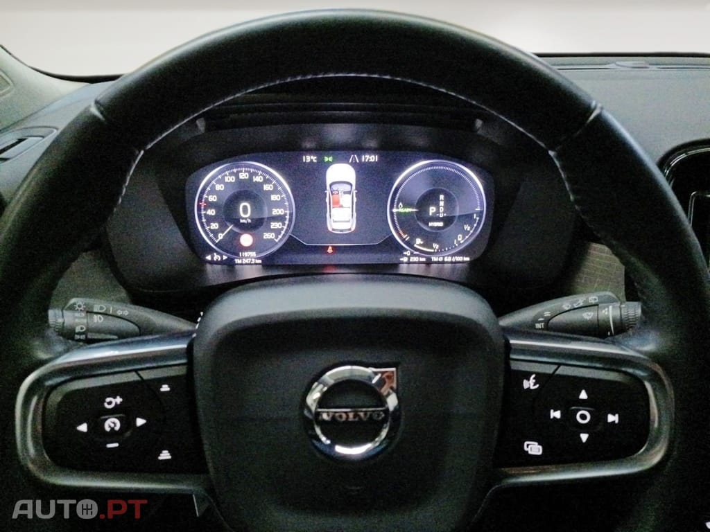 Volvo XC40 1.5 T5 PHEV Momentum Plus