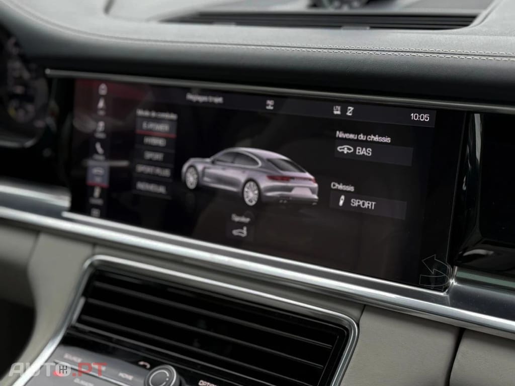 Porsche Panamera 4 E-HYBRID