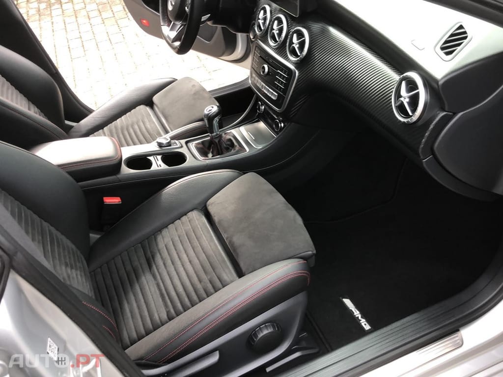 Mercedes-Benz CLA 200 AMG