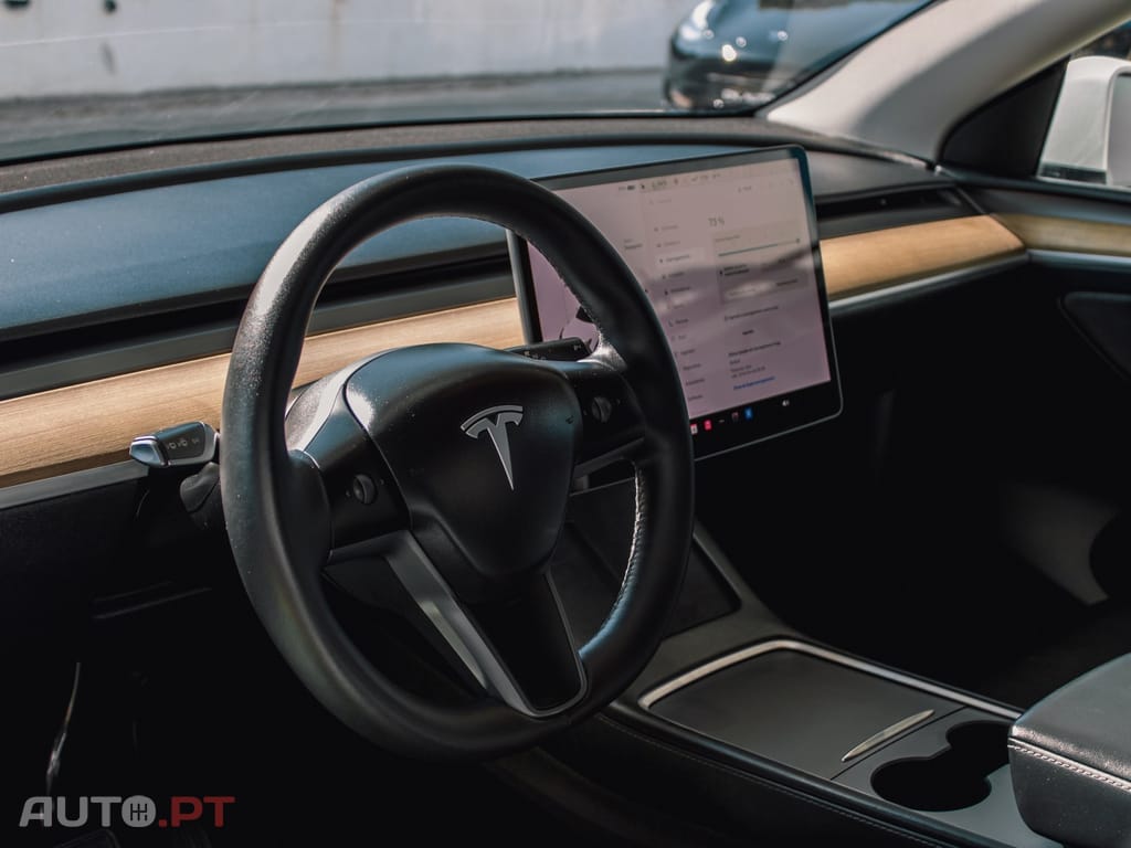 Tesla Model Y Long Range Dual Motor AWD