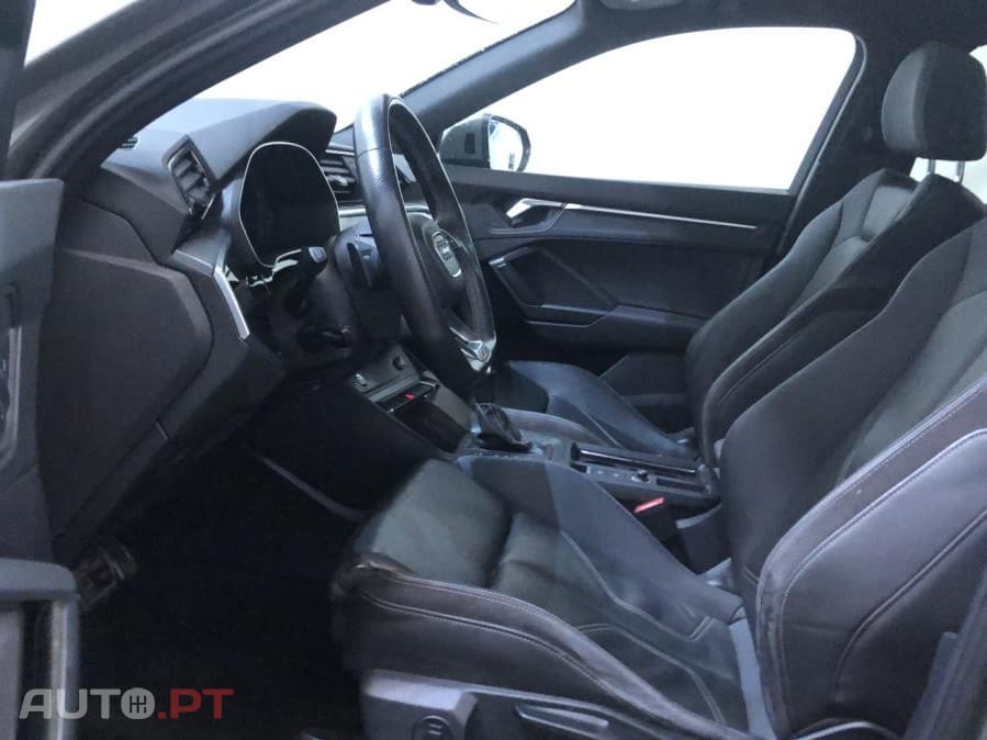 Audi Q3 45 TFSIe S line S tronic