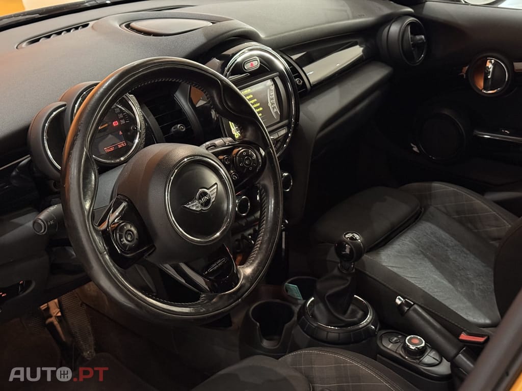 MINI Cooper Cooper D