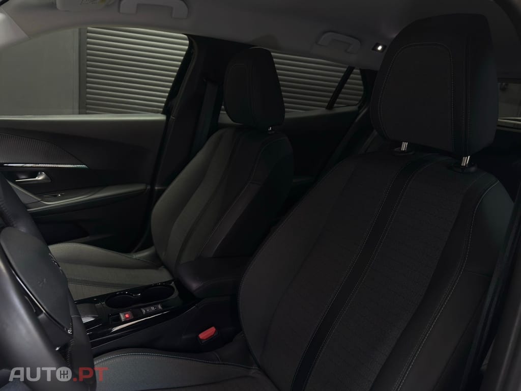 Peugeot E-208 50 kWh Allure Pack
