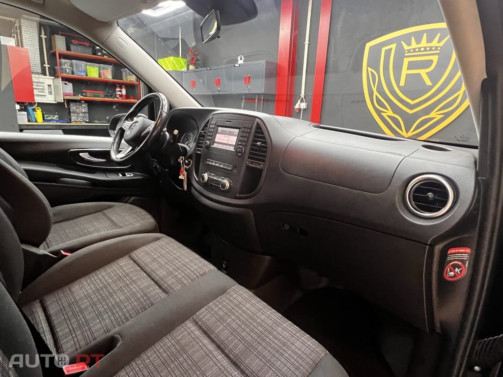 Mercedes-Benz Vito Extra-Longa Aut. SHUTTLE