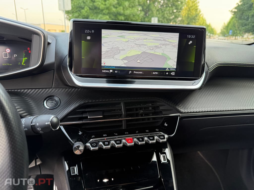 Peugeot 2008 PureTech 155 EAT8 GT