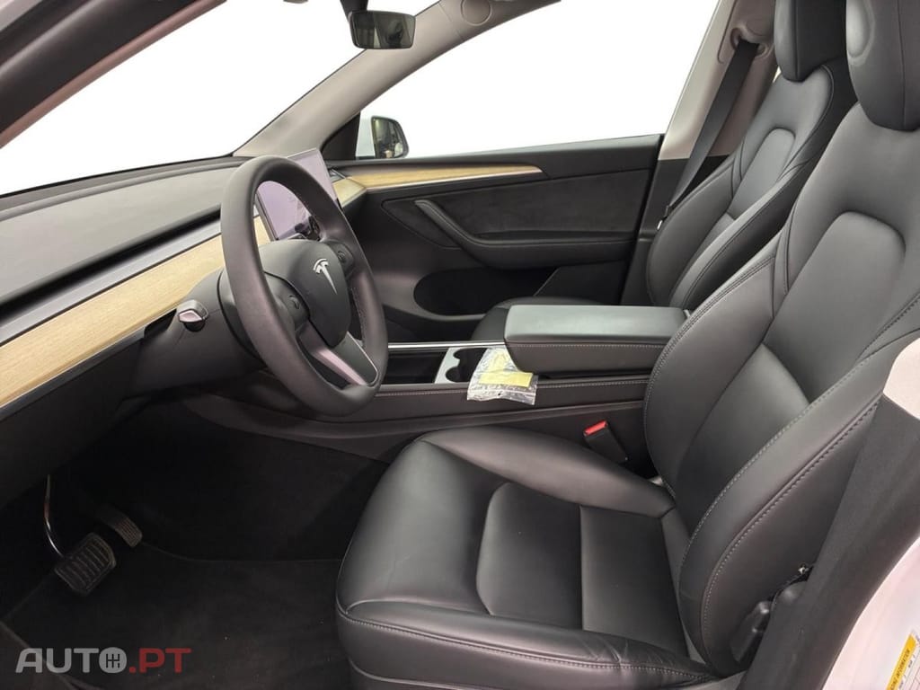 Tesla Model Y Standard RWD