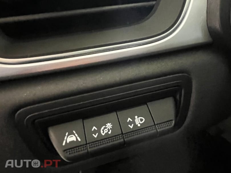 Renault Captur Outro