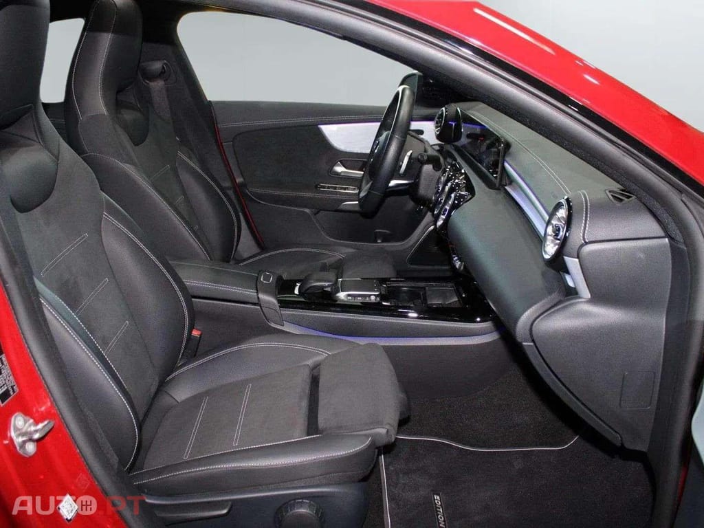 Mercedes-Benz CLA 250 e AMG I.V.A DEDUTÍVEL  