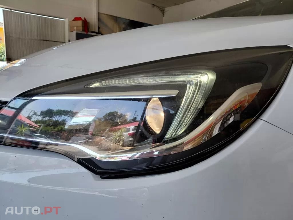 Opel Astra Sports Tourer 1.2 Turbo Business Edition