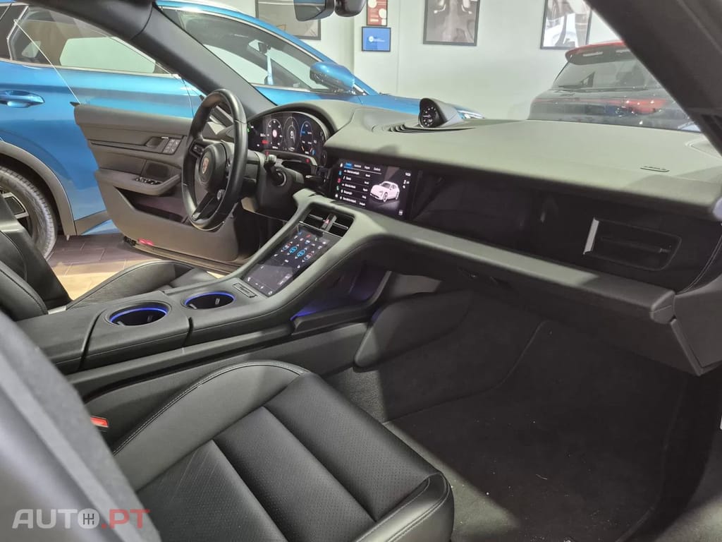 Porsche Taycan Black Edition