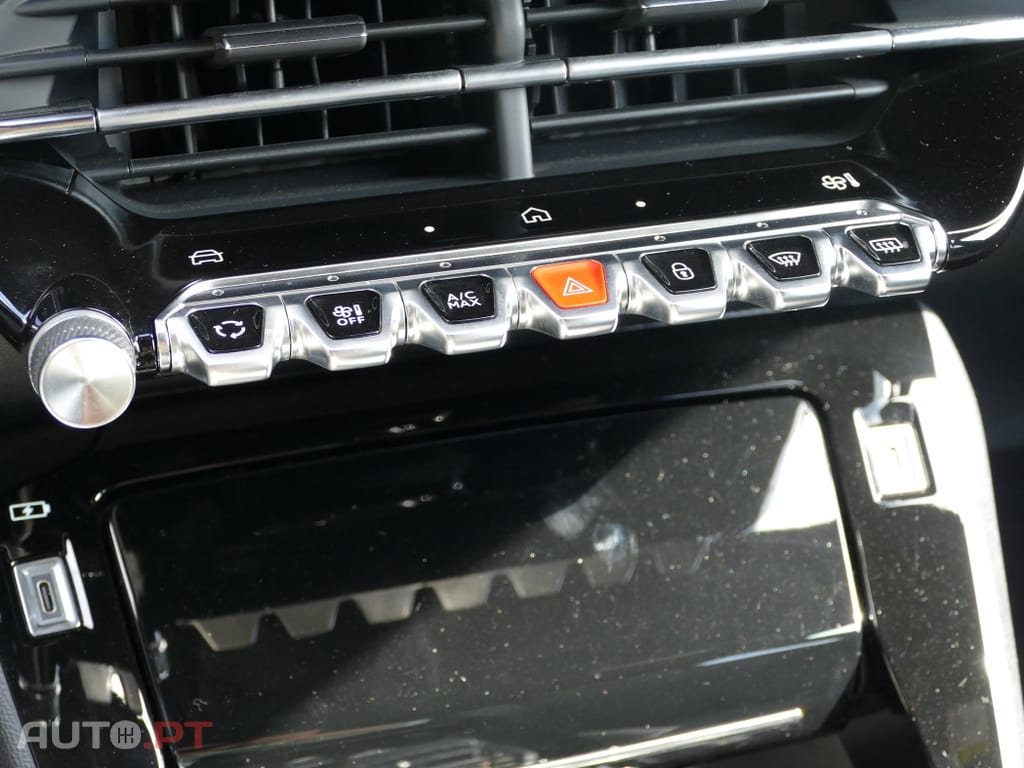 Peugeot 2008 1.2 PureTech GT EAT8