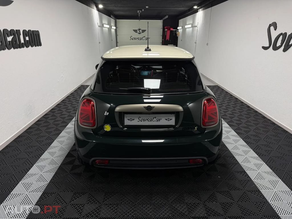 MINI Cooper Cooper SE Resolute Edition