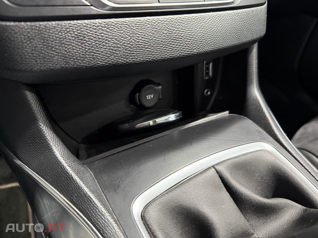 Peugeot 308 1.2  Feline