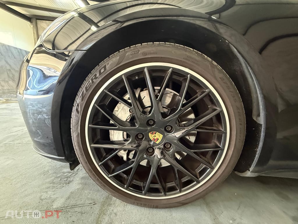 Porsche Panamera 4 E-Hybrid Plug-in