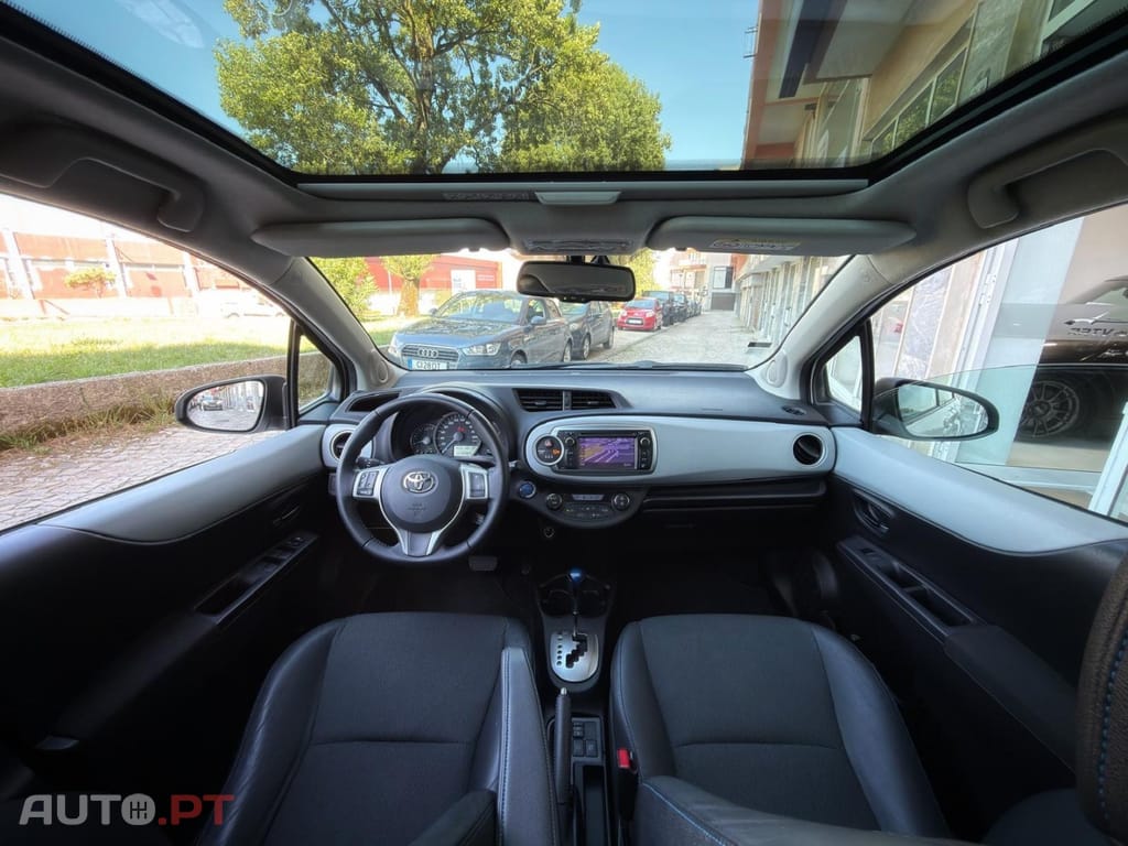 Toyota Yaris 1.5 HSD Comfort +P.Style+Navi