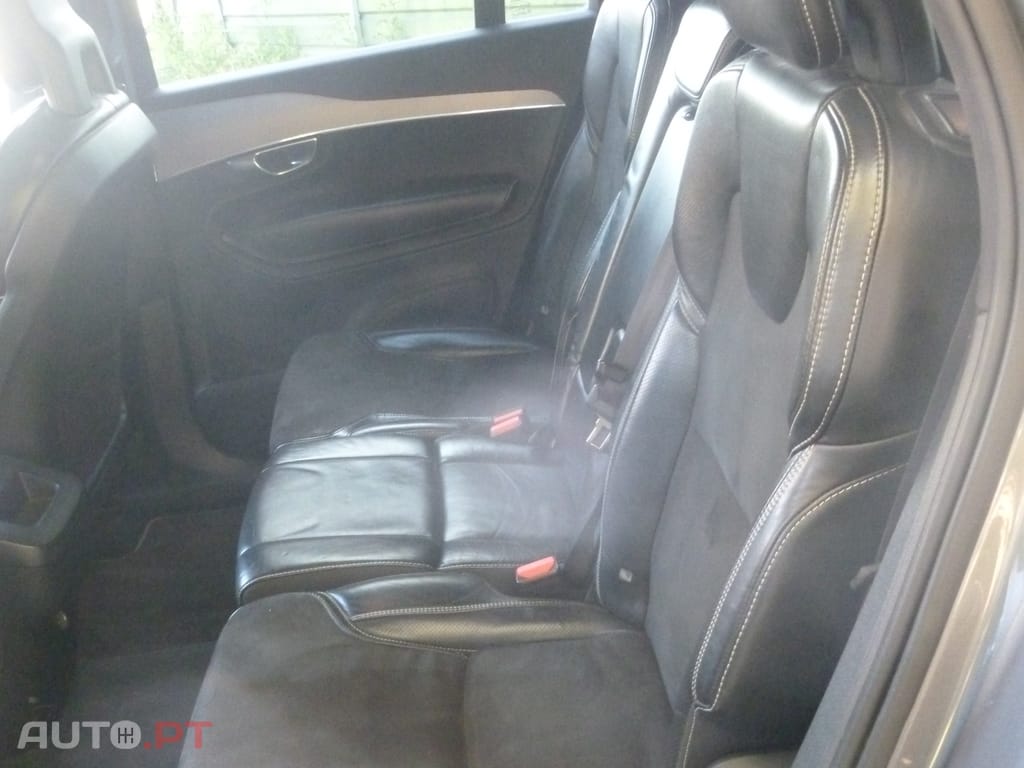 Volvo XC90 2.0 D4 R-Design Auto