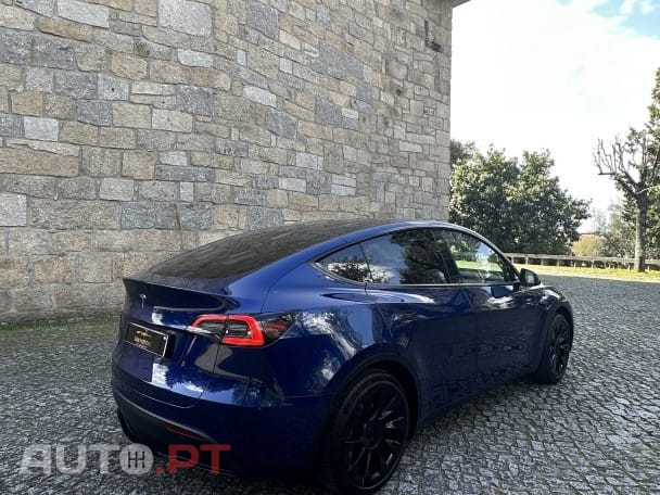 Tesla Model Y Standard RWD