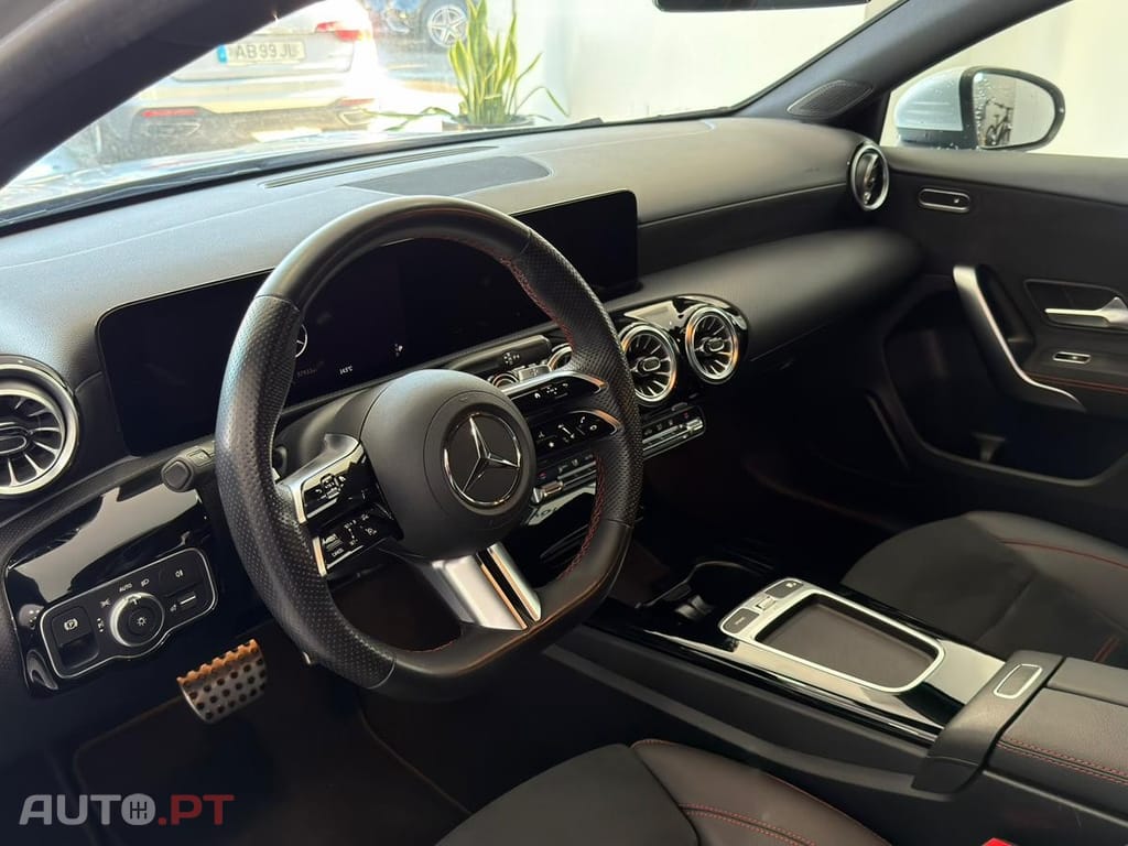 Mercedes-Benz A 250 e AMG Line