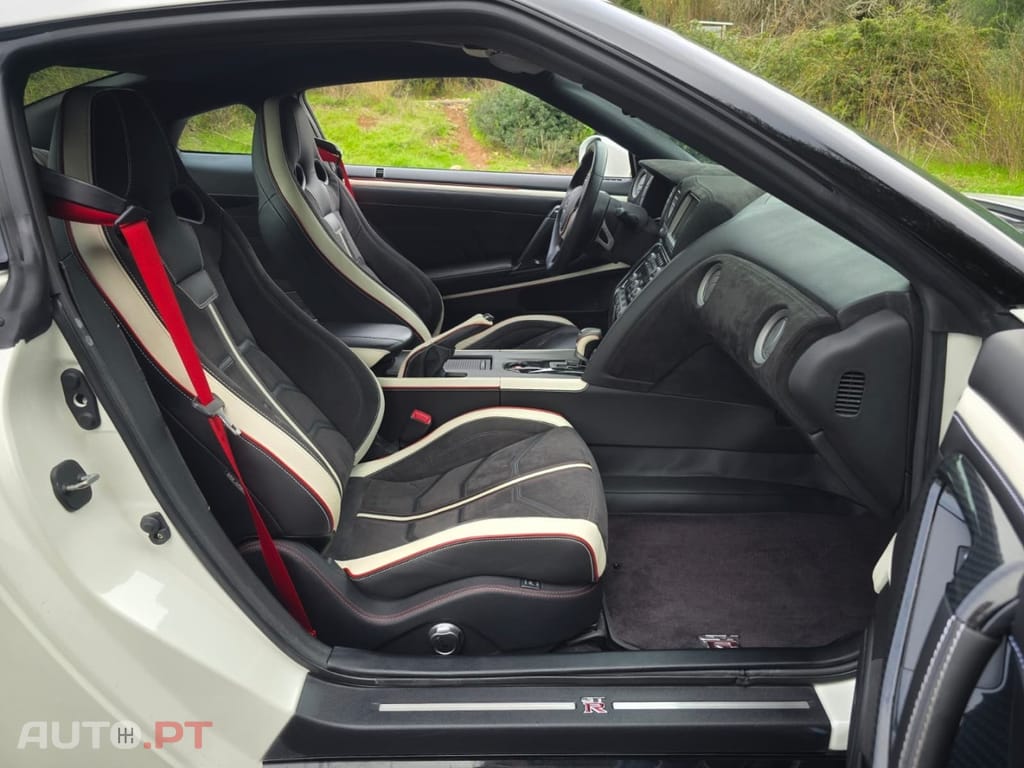 Nissan GT-R 3.8 V6 Black Edition