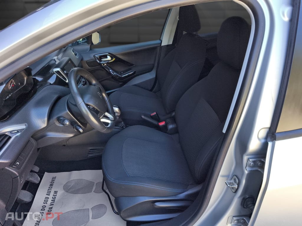 Peugeot 208 1.2 PureTech Style