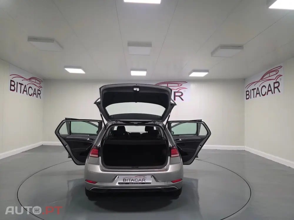 Volkswagen Golf 1.6 TDI CONFORTLINE