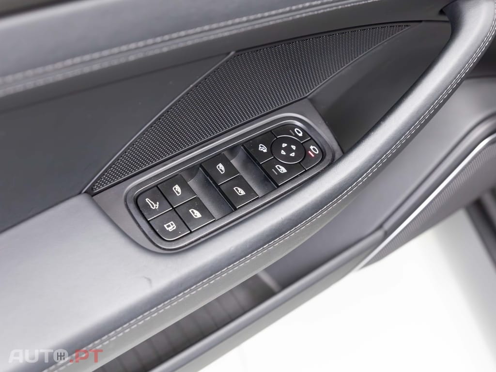 Porsche Panamera 4 E-Hybrid Platinum Edition PDLS