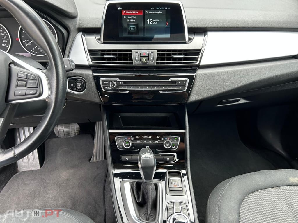 BMW 216 d Auto