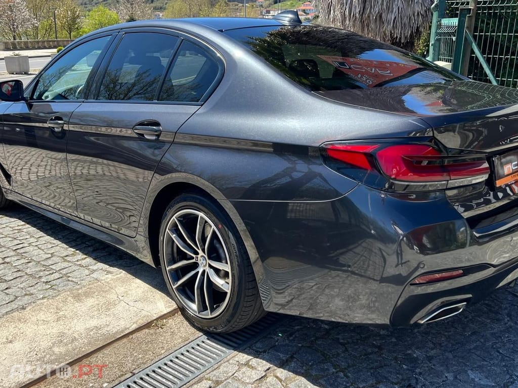 BMW 520 d Pack Desportivo M Auto