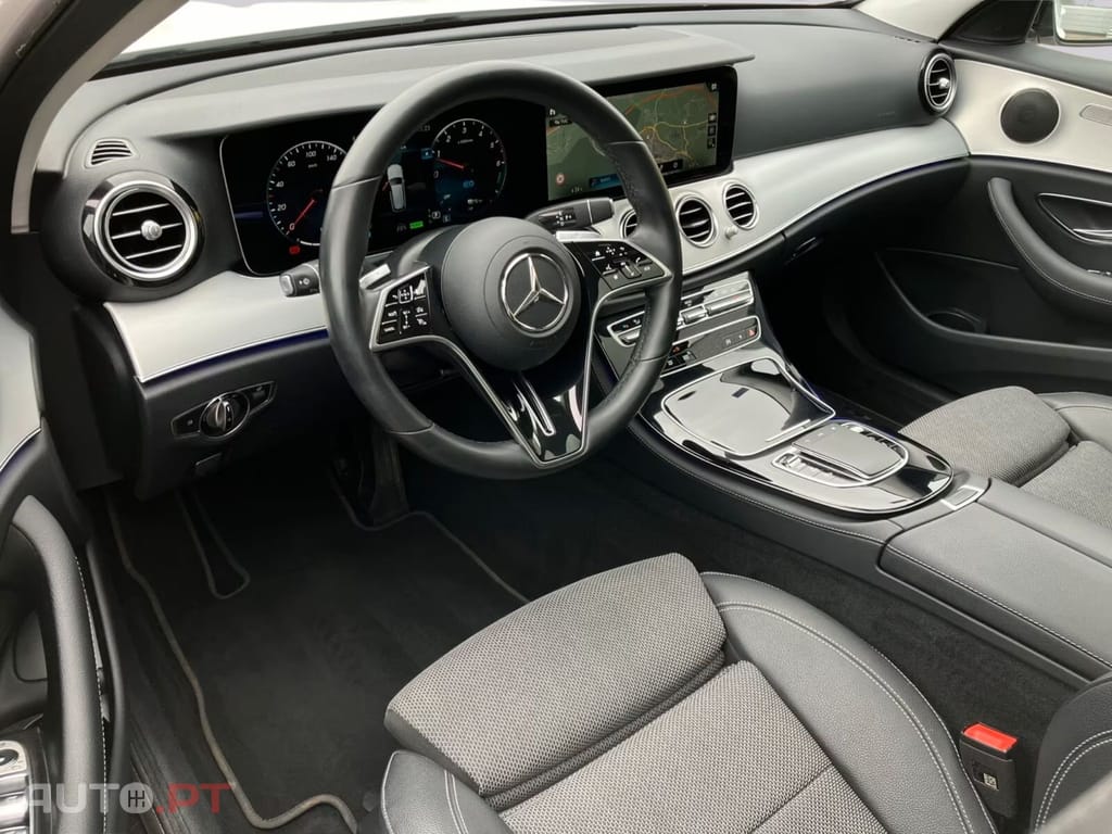 Mercedes-Benz E 300 de T Avantgarde I.V.A DEDUTIVEL