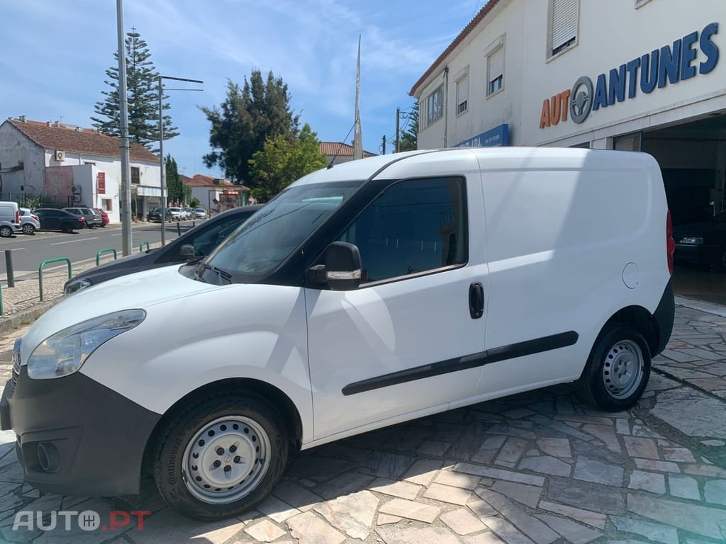Opel Combo 1.3 CDTi L1H1 — fotografia 2