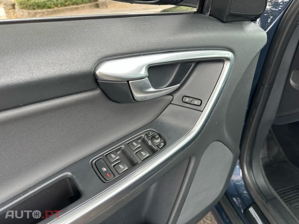 Volvo XC60 2.0 D4 Momentum Geartronic