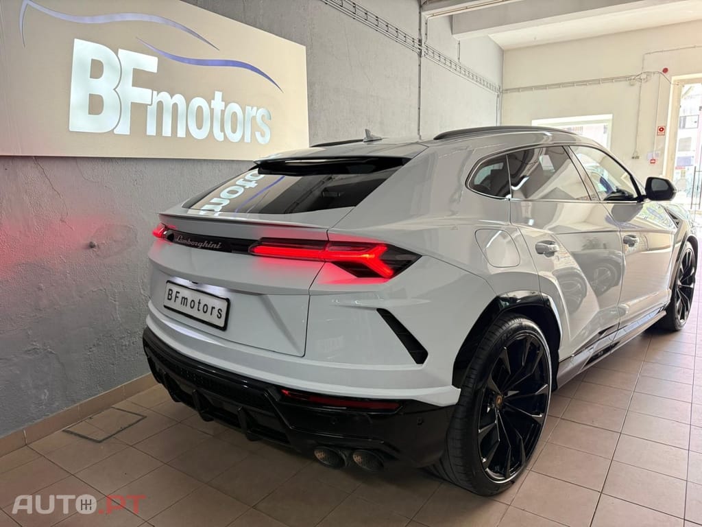 Lamborghini Urus 4.0 V8