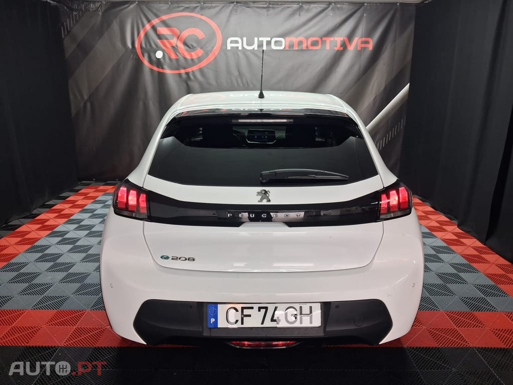 Peugeot E-208 50 kWh Allure Pack