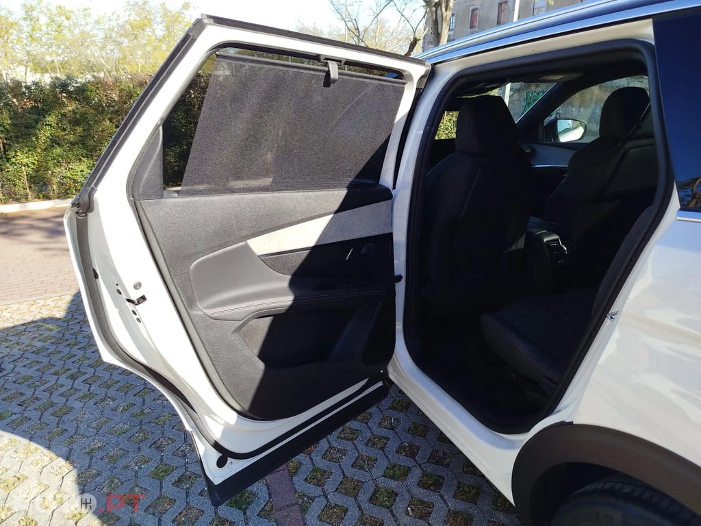 Peugeot 5008 GT HYBRID 136 CV