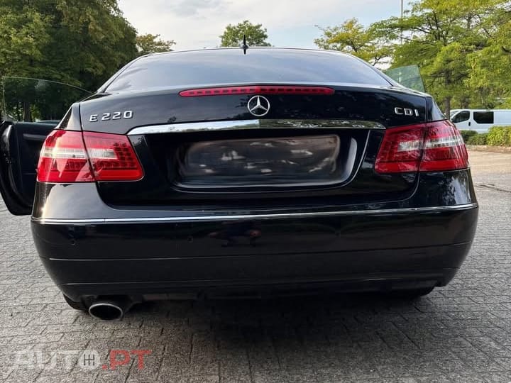 Mercedes-Benz E 220 Coupé