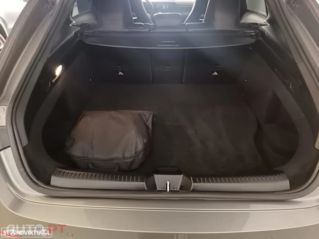 Mercedes-Benz CLA 250 e Shooting Brake AMG Line