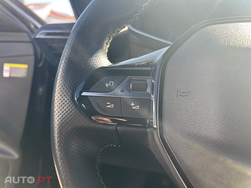 Peugeot E-208 50 kWh GT Pack