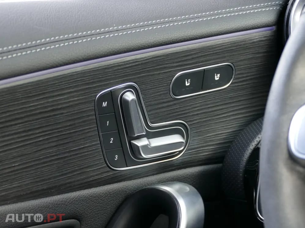 Mercedes-Benz A 250 e AMG Line