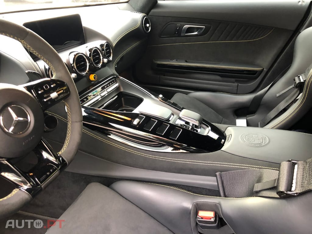 Mercedes-Benz AMG GT R