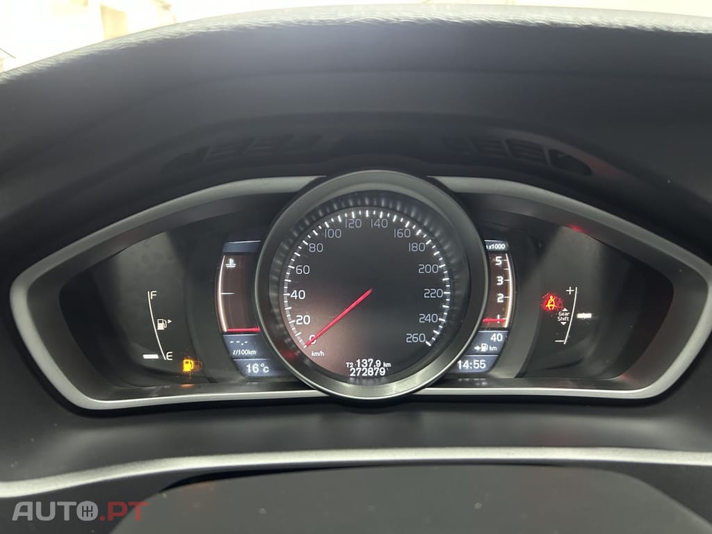 Volvo V40 1.6 D2 Eco Momentum — fotografia 14