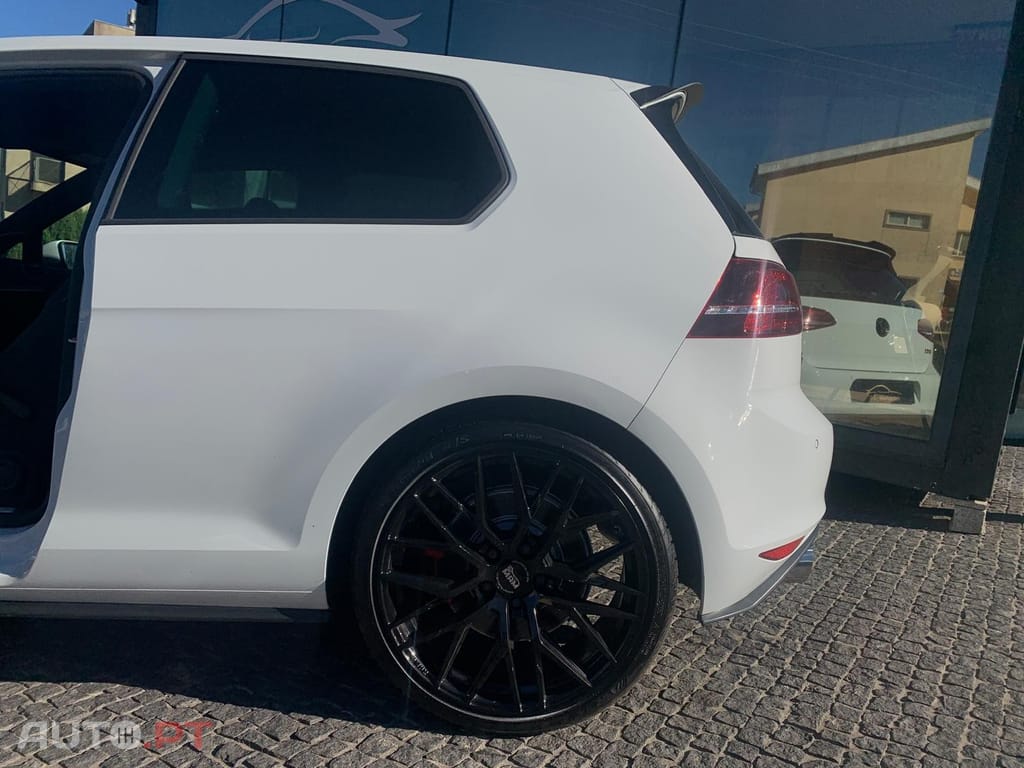 Volkswagen Golf 2.0 TSi GTi DSG Performance
