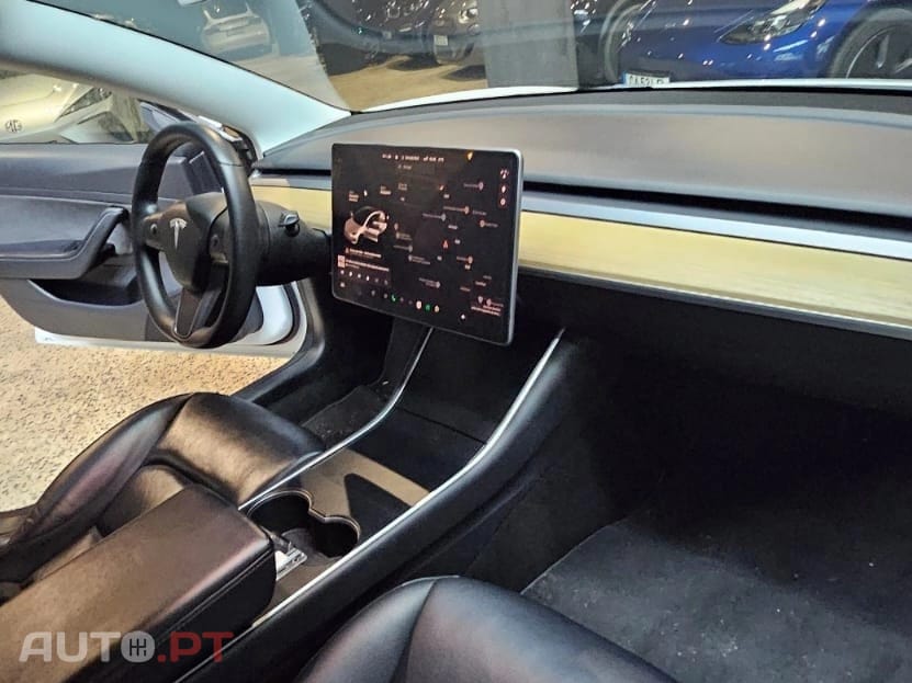 Tesla Model 3 Standard Range Plus RWD