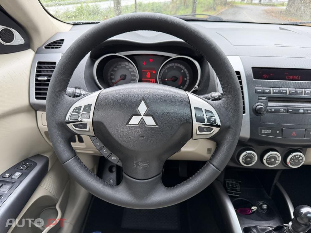 Mitsubishi Outlander 2.0 DI-D Intense 4WD