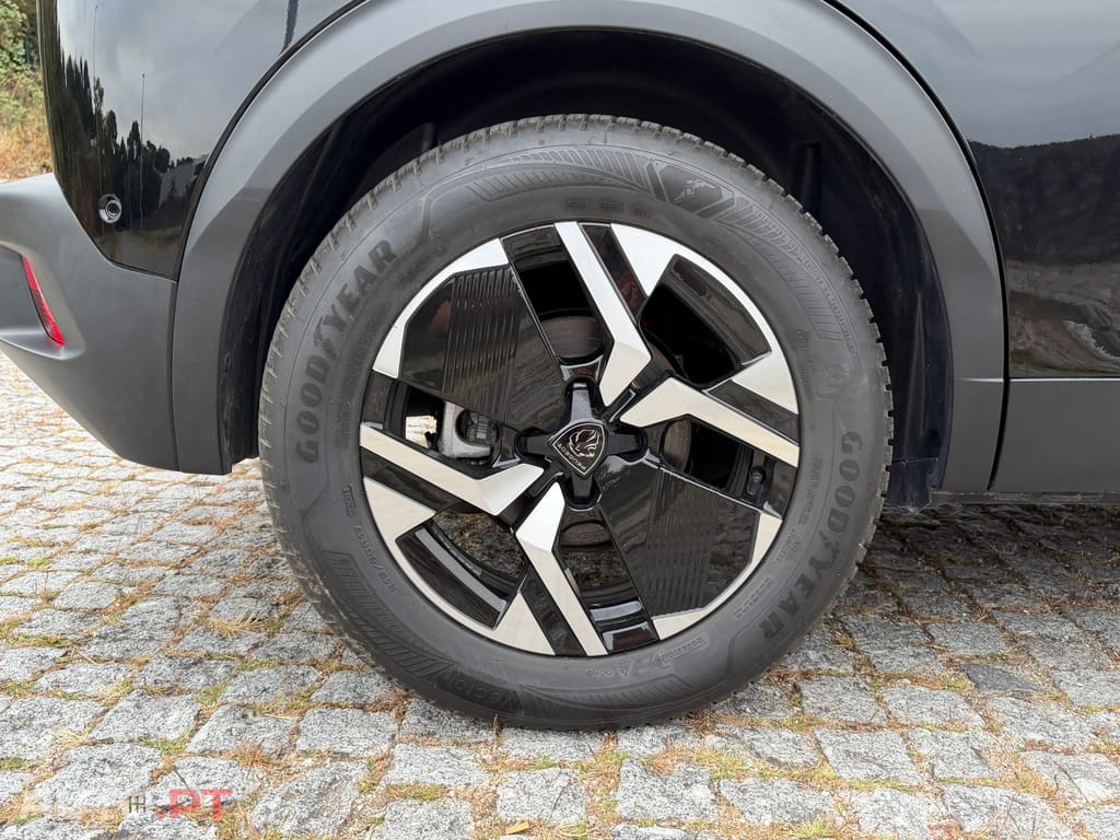 Peugeot E-2008 54 kWh GT