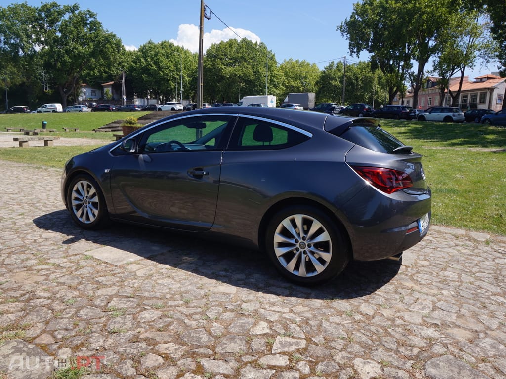 Opel Astra GTC 1.4 Turbo