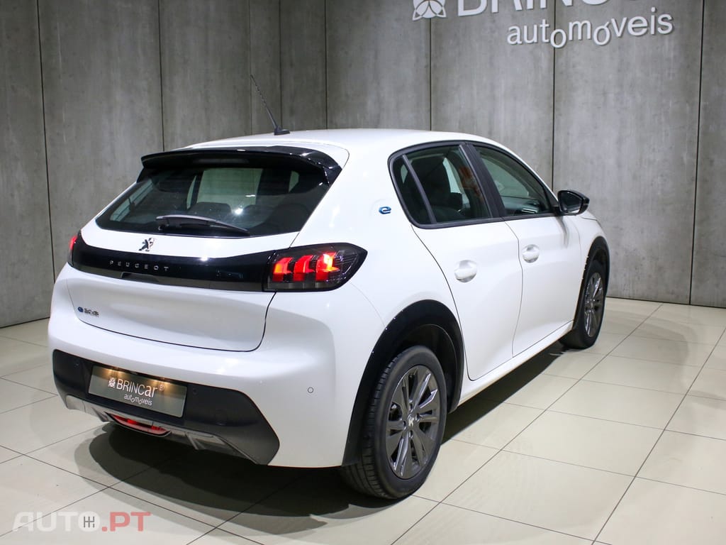 Peugeot E-208 50 kWh Allure