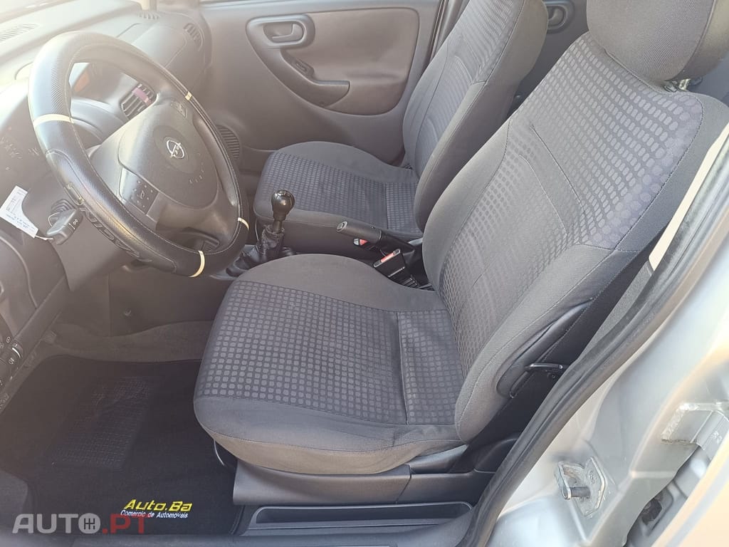 Opel Corsa 1.2 16V Confort