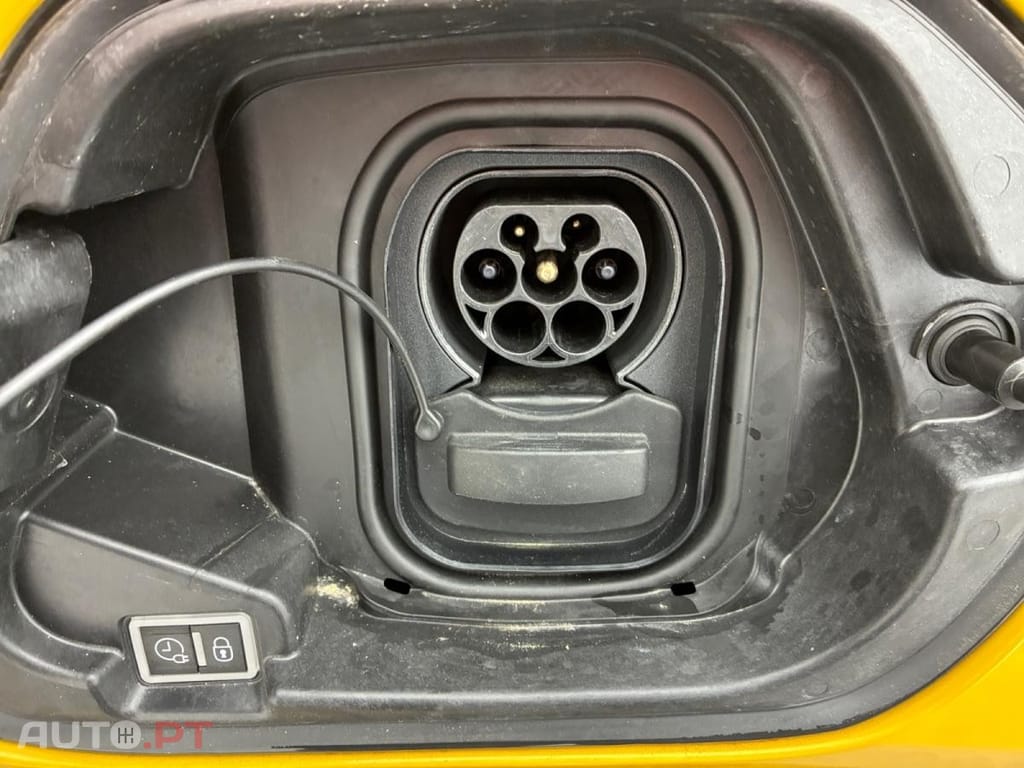 Peugeot E-208 50 kWh GT Pack