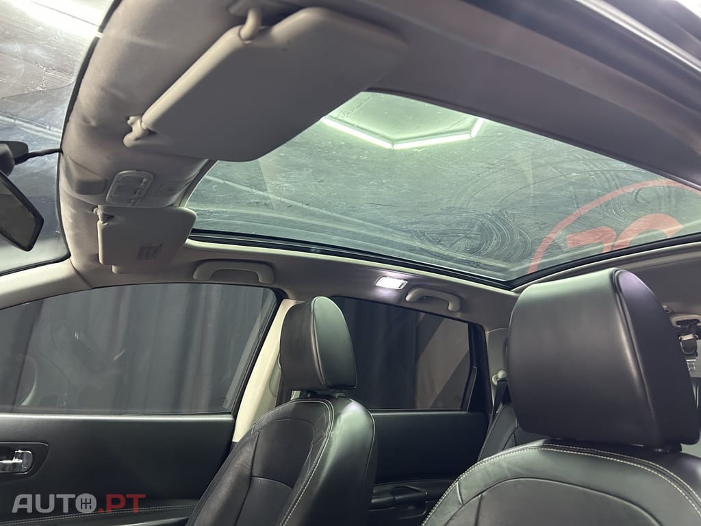 Nissan Qashqai +2 2.0 dCi Tekna Pele Preto — fotografia 13